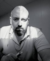 Une photo d’un participant qui veut faire connaissance et se marier