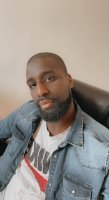 Une photo d’un participant qui veut faire connaissance et se marier