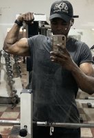 Une photo d’un participant qui veut faire connaissance et se marier