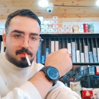 Une photo d’un participant qui veut faire connaissance et se marier