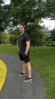 Une photo d’un participant qui veut faire connaissance et se marier