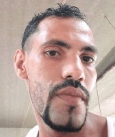 Une photo d’un participant qui veut faire connaissance et se marier